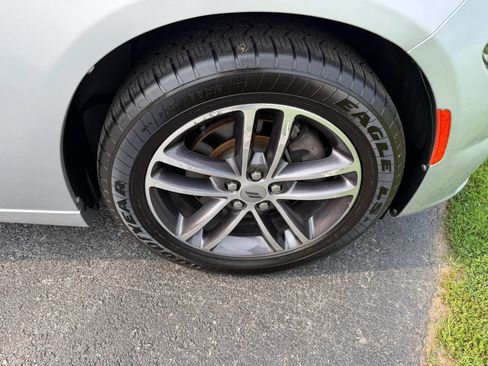Used 2019 Dodge Charger SXT AWD/4WD image 42