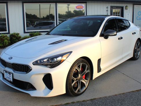 Used 2018 Kia Stinger GT2 image 32