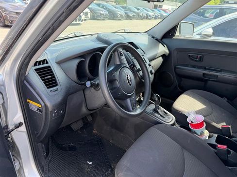 Used 2013 Kia Soul FWD image 4