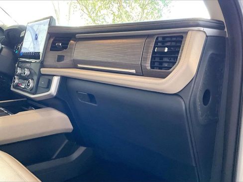 Used 2024 Ford Expedition Max Limited image 26