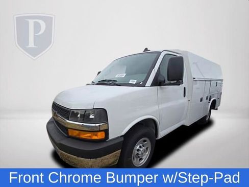 New 2025 Chevrolet Express 3500 w/ Power Convenience Package image 11