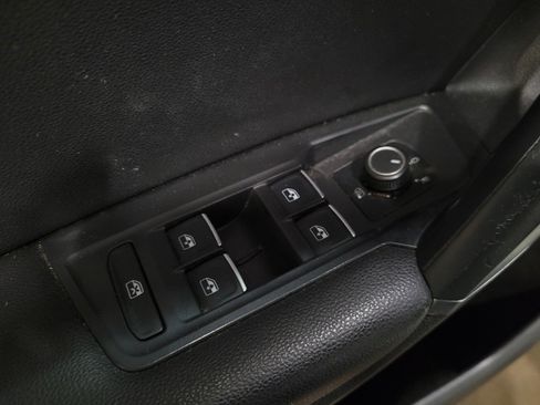 Used 2020 Volkswagen Tiguan SE AWD/4WD image 27