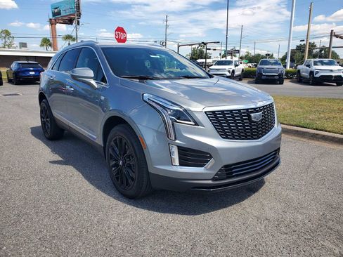 New 2025 Cadillac XT5 Luxury w/ LPO, Blue Accent Package image 8