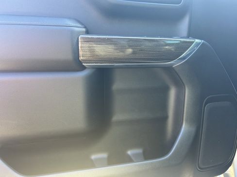 Used 2022 Chevrolet Silverado 1500 LT Trail Boss w/ Safety Package image 9