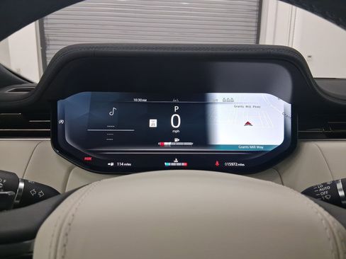 Used 2025 Land Rover Range Rover SE image 18