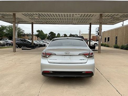 Used 2017 Hyundai Sonata SE FWD image 6