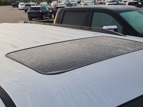 Used 2018 Chevrolet Tahoe LT AWD/4WD image 2