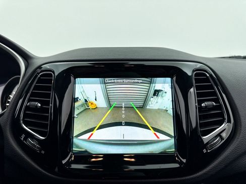 Used 2018 Jeep Compass Limited w/ Navigation Group image 7