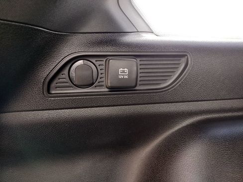 Used 2025 Jeep Grand Cherokee Altitude AWD/4WD image 23