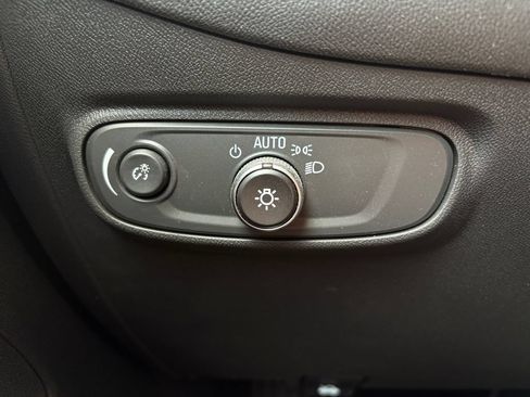 Used 2022 Chevrolet Equinox LT AWD/4WD image 17