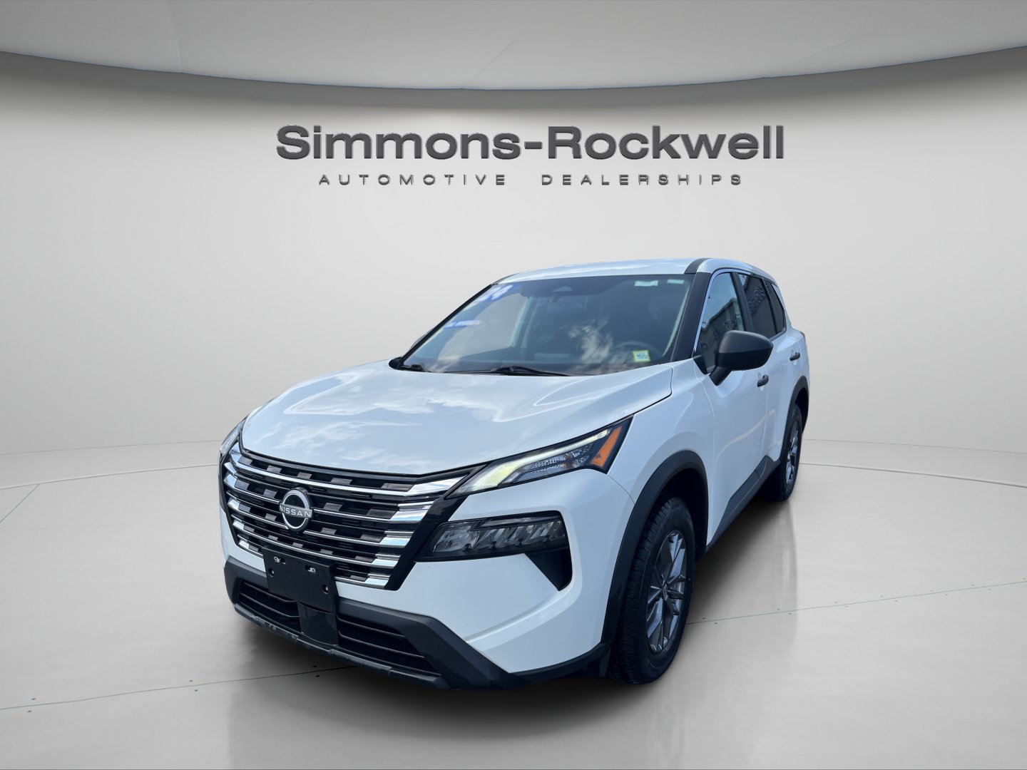 Used 2024 Nissan Rogue S AWD/4WD image 1
