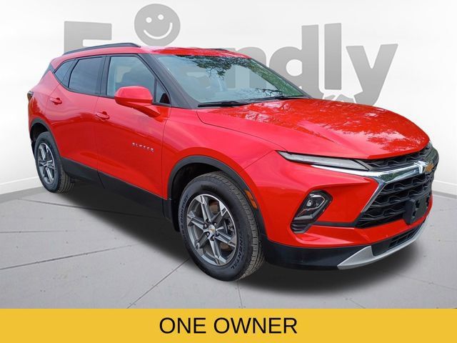 Used 2024 Chevrolet Blazer LT w/ Convenience Package AWD/4WD image 3