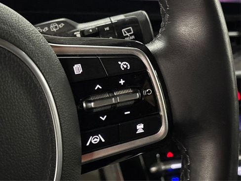 Certified 2024 Kia Carnival SX Prestige image 27