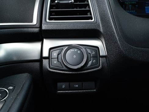 Used 2019 Ford Explorer XLT w/ Equipment Group 202A FWD image 14