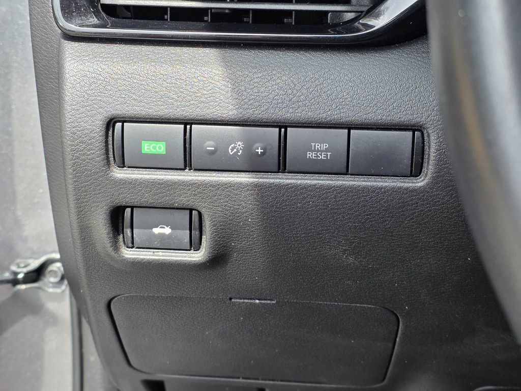 Used 2021 Nissan Sentra SV w/ SV Premium Package FWD image 23