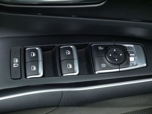 Certified 2025 Kia Sorento S image 17