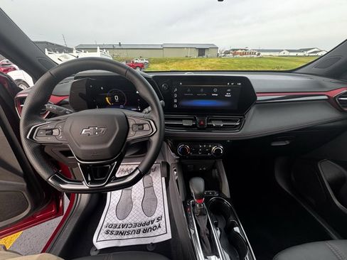 Used 2024 Chevrolet TrailBlazer RS w/ Driver Confidence Package image 13