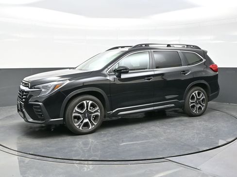 Used 2023 Subaru Ascent Limited image 3