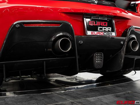 Used 2020 Ferrari 488 Pista Coupe RWD image 29