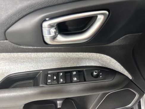 Used 2022 Jeep Compass Latitude AWD/4WD image 18