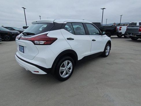 Used 2023 Nissan Kicks S FWD image 8