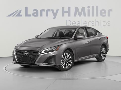 Used 2024 Nissan Altima 2.5 SV FWD image 1