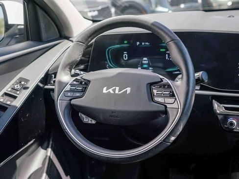 Certified 2023 Kia Niro EX FWD image 14