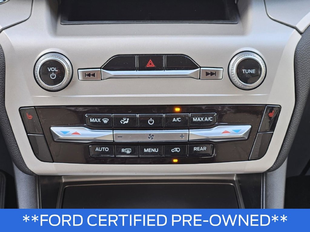 Used 2023 Ford Explorer XLT AWD/4WD image 28