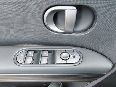 New 2025 Hyundai Ioniq 5 SEL RWD image 19