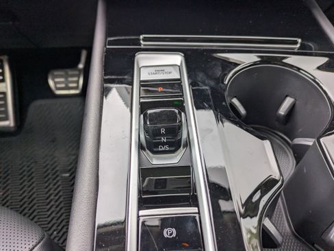 Certified 2024 Volkswagen Atlas SEL Premium R-Line image 22