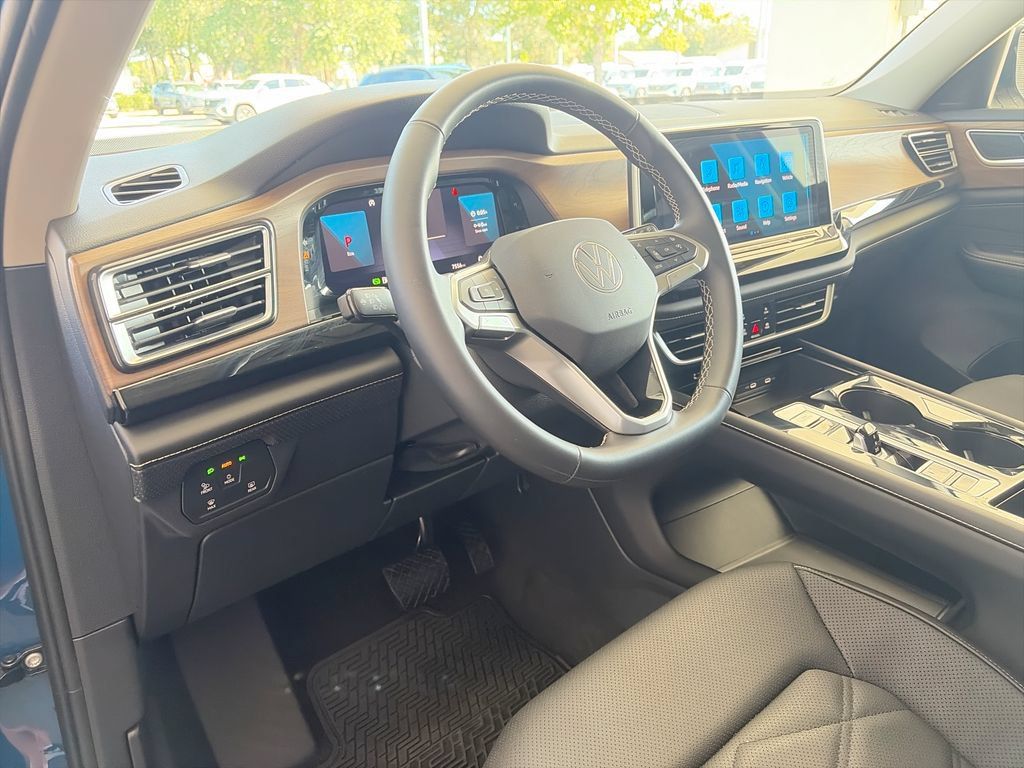Certified 2026 Volkswagen Atlas SE FWD image 12