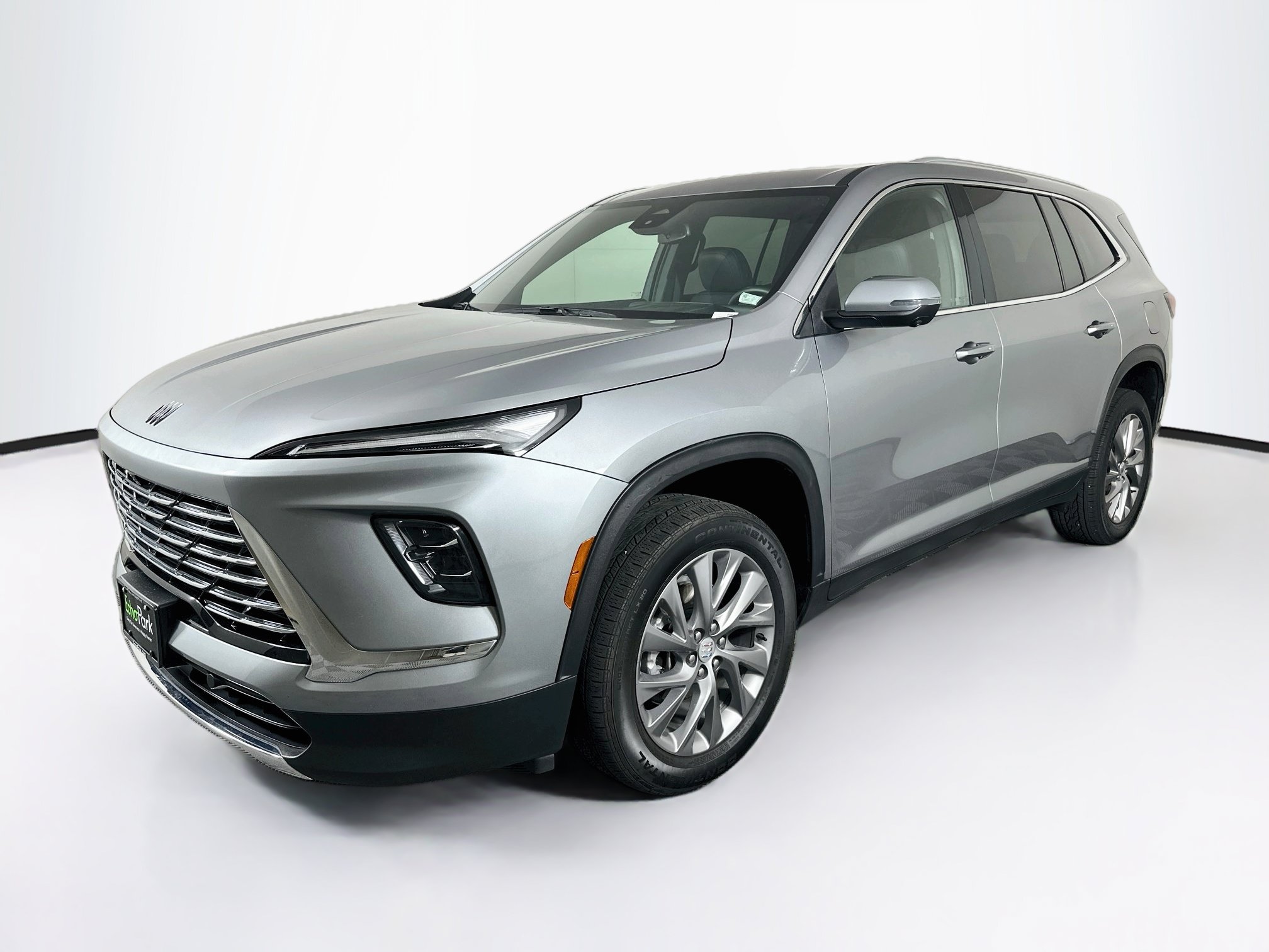 Used 2025 Buick Enclave Preferred FWD image 3