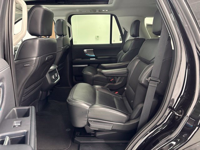 Used 2025 Ford Expedition Platinum AWD/4WD image 20