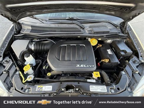 Used 2018 Dodge Grand Caravan SE w/ UConnect Hands-Free Group image 32