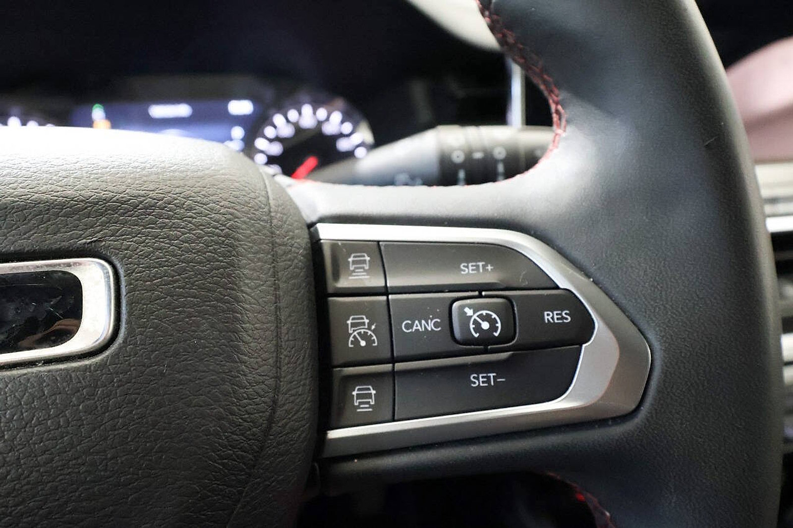 Used 2024 Jeep Compass Trailhawk AWD/4WD image 25