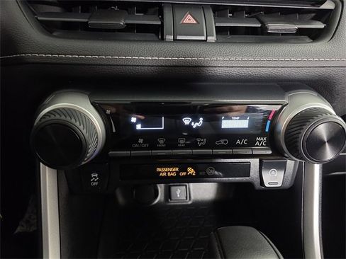 Used 2020 Toyota RAV4 LE image 15