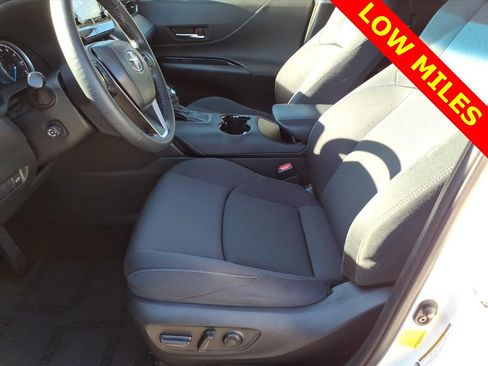 Used 2021 Toyota Venza LE w/ Carpet Mat Package (TMS) image 14