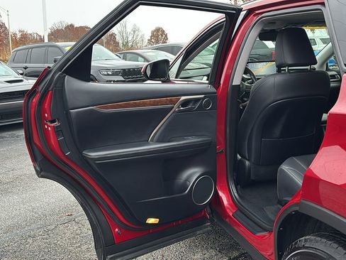 Used 2022 Lexus RX 350L Premium w/ Premium Package image 28