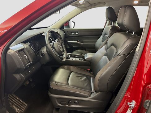 Used 2023 Nissan Pathfinder SL w/ Black Appearance Package AWD/4WD image 13
