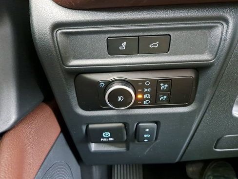 Certified 2024 Ford Expedition Limited image 21