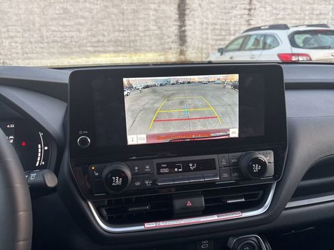 Used 2025 Toyota Grand Highlander AWD image 23