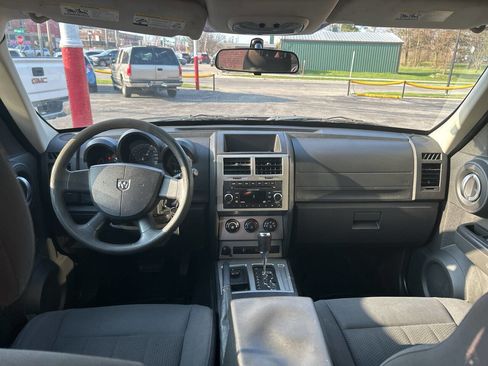 Used 2011 Dodge Nitro Heat image 12