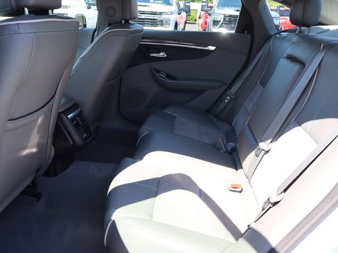 Used 2014 Chevrolet Impala LT FWD image 25