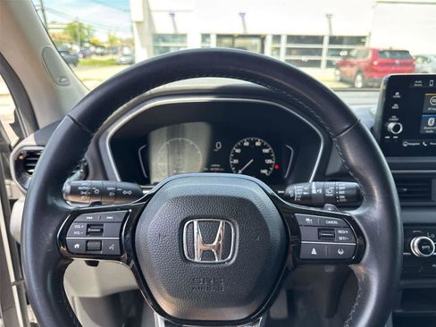 Used 2024 Honda Pilot Touring image 18
