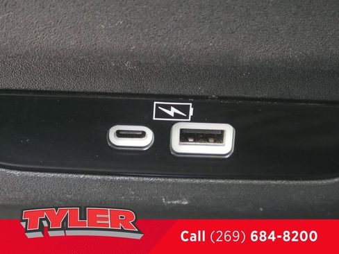 Used 2023 Chrysler Pacifica Touring-L FWD image 44