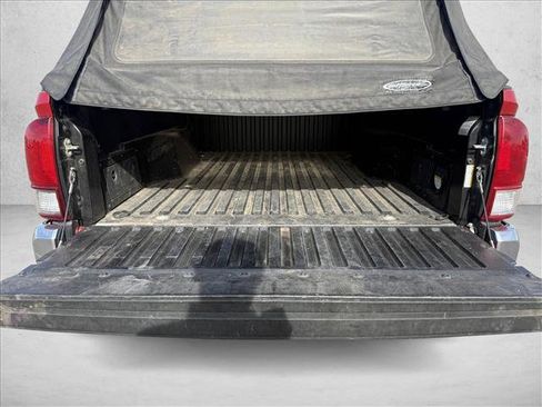 Used 2016 Toyota Tacoma TRD Off-Road w/ Towing Package image 7