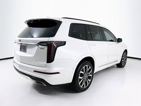 Used 2023 Cadillac XT6 Sport w/ Technology Package image 8