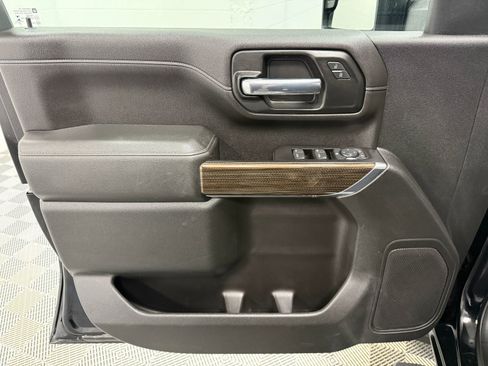 Used 2020 Chevrolet Silverado 2500 LT w/ Convenience Package image 11