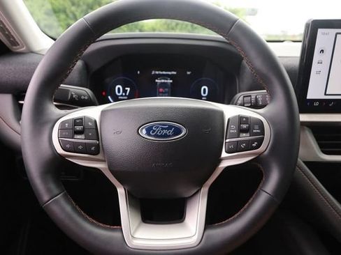 Certified 2025 Ford Explorer Active AWD/4WD image 12
