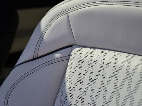 Used 2024 Lincoln Nautilus Black Label image 13